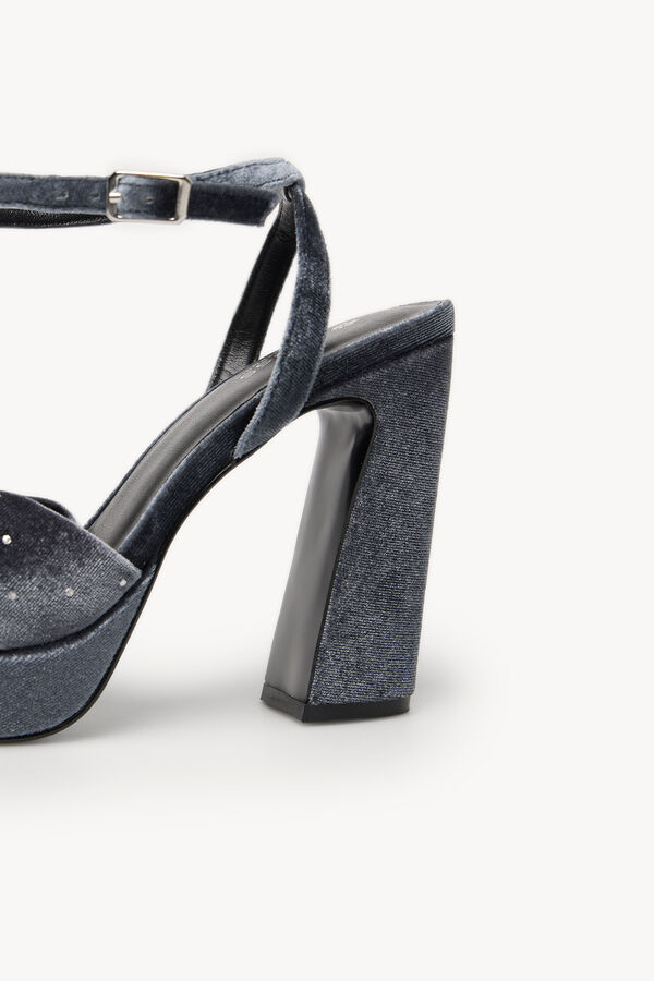 Hoss Intropia Maia. Sandalia tac&oacute;n terciopelo Gris