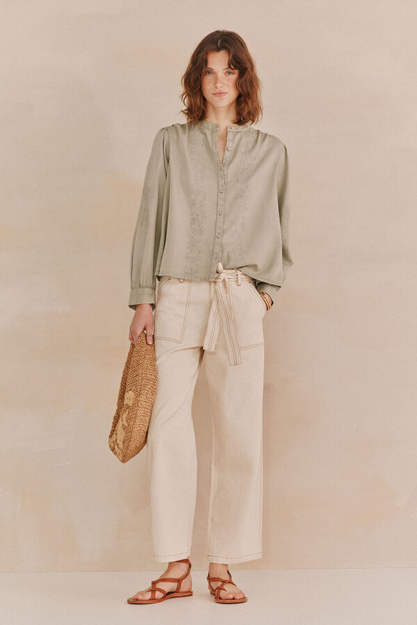 Hoss Intropia Cara. Blusa bordada. Verde