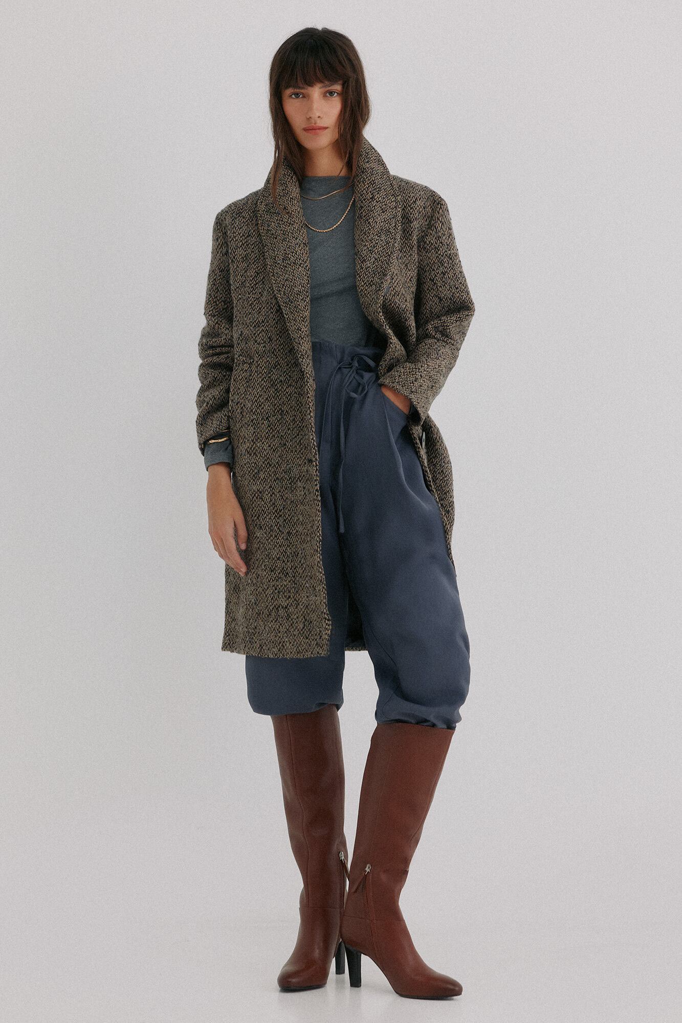 Hoss Intropia F&aacute;tima. Sobretudo com lapela