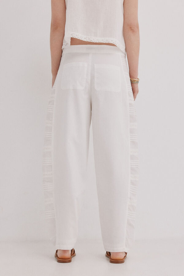 Hoss Intropia P&iacute;a. Cal&ccedil;a de cintura m&eacute;dia bordada Branco