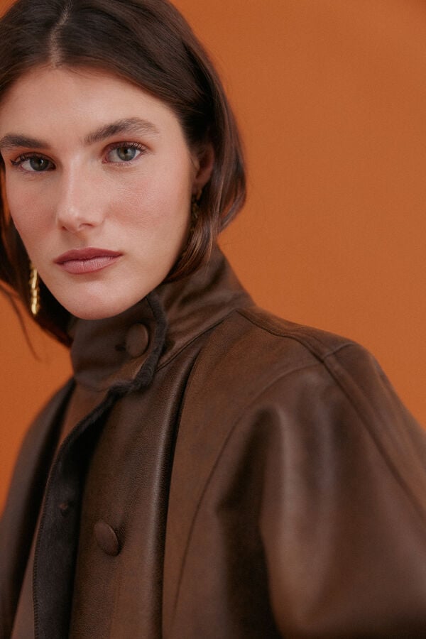 Hoss Intropia Domingo. Desportiva dupla face Castanho