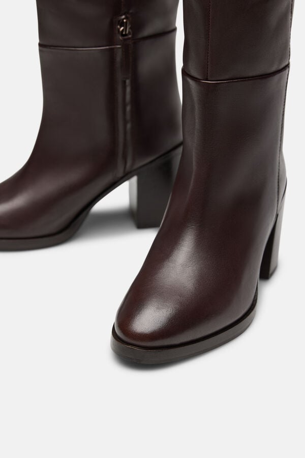 Hoss Intropia Melisa. Bota alta de piel con tac&oacute;n Marron