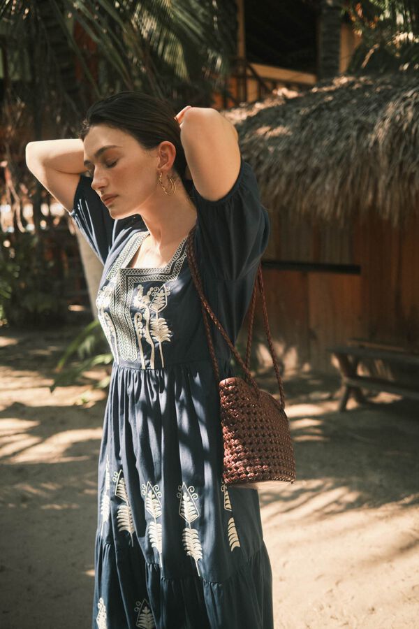 Hoss Intropia Amelia. Vestido bordado. Azul