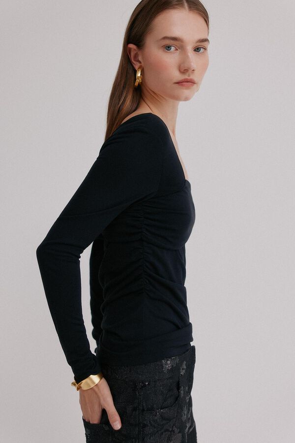 Hoss Intropia Magnolia. Top escote asimétrico Negro