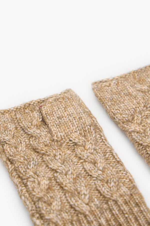 Hoss Intropia Nubia. Mitones punto Kaki