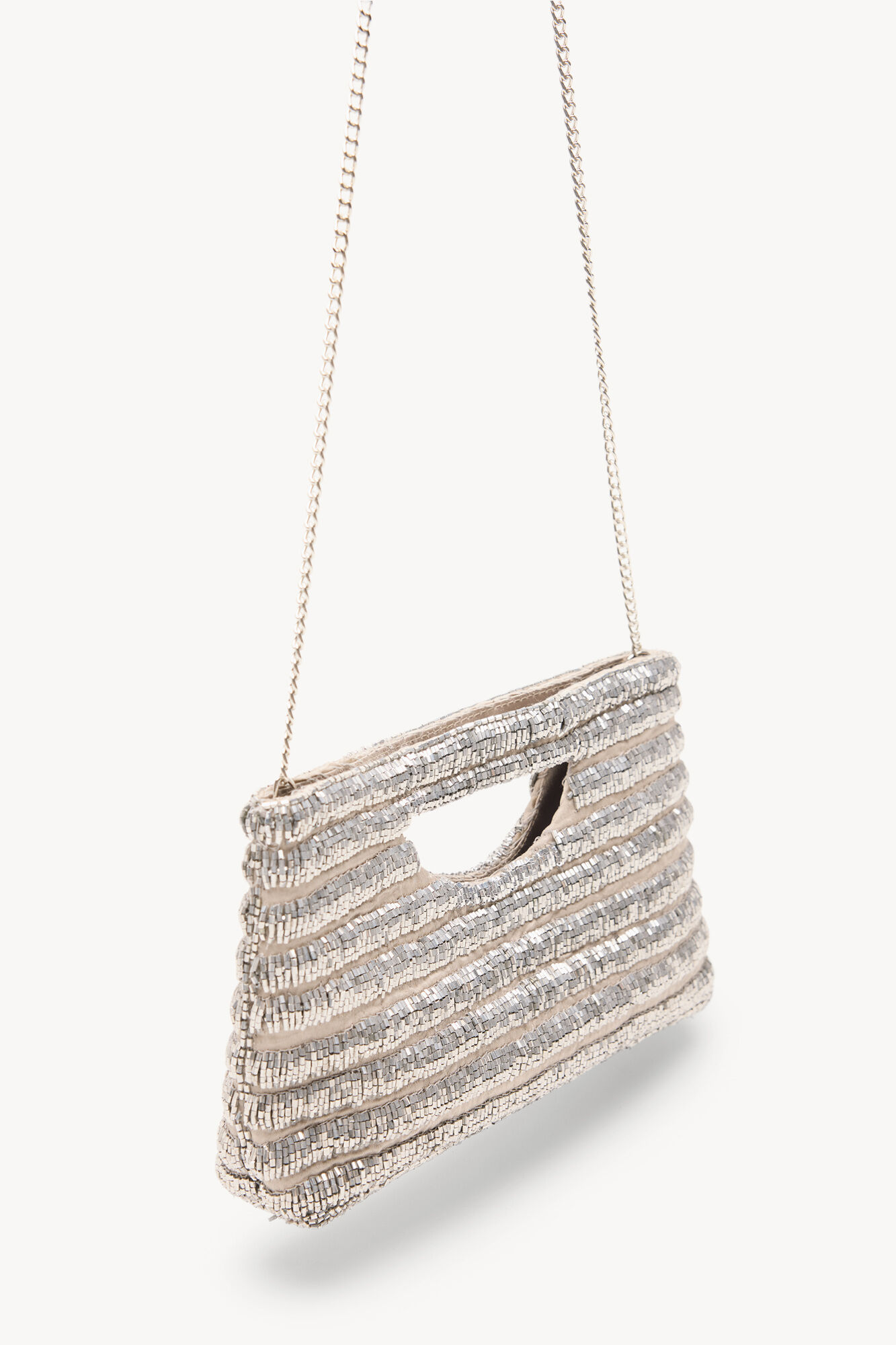 Hoss Intropia Nina. Mala de m&atilde;o com missangas