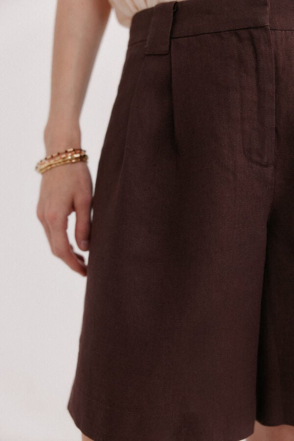 Hoss Intropia Bermuda em linho Pemar Castanho