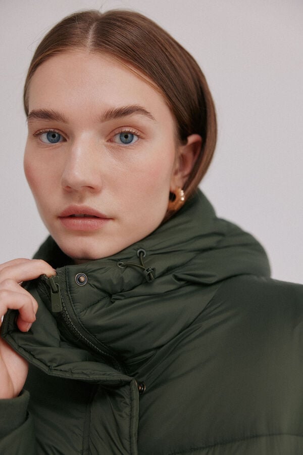 Hoss Intropia Diletta. Desportiva acolchoado Verde