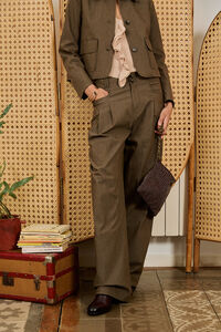 Hoss Intropia Paola. Pantalones con pliegues