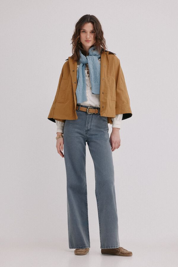 Hoss Intropia Delma. Desportiva tipo capa Amarelo