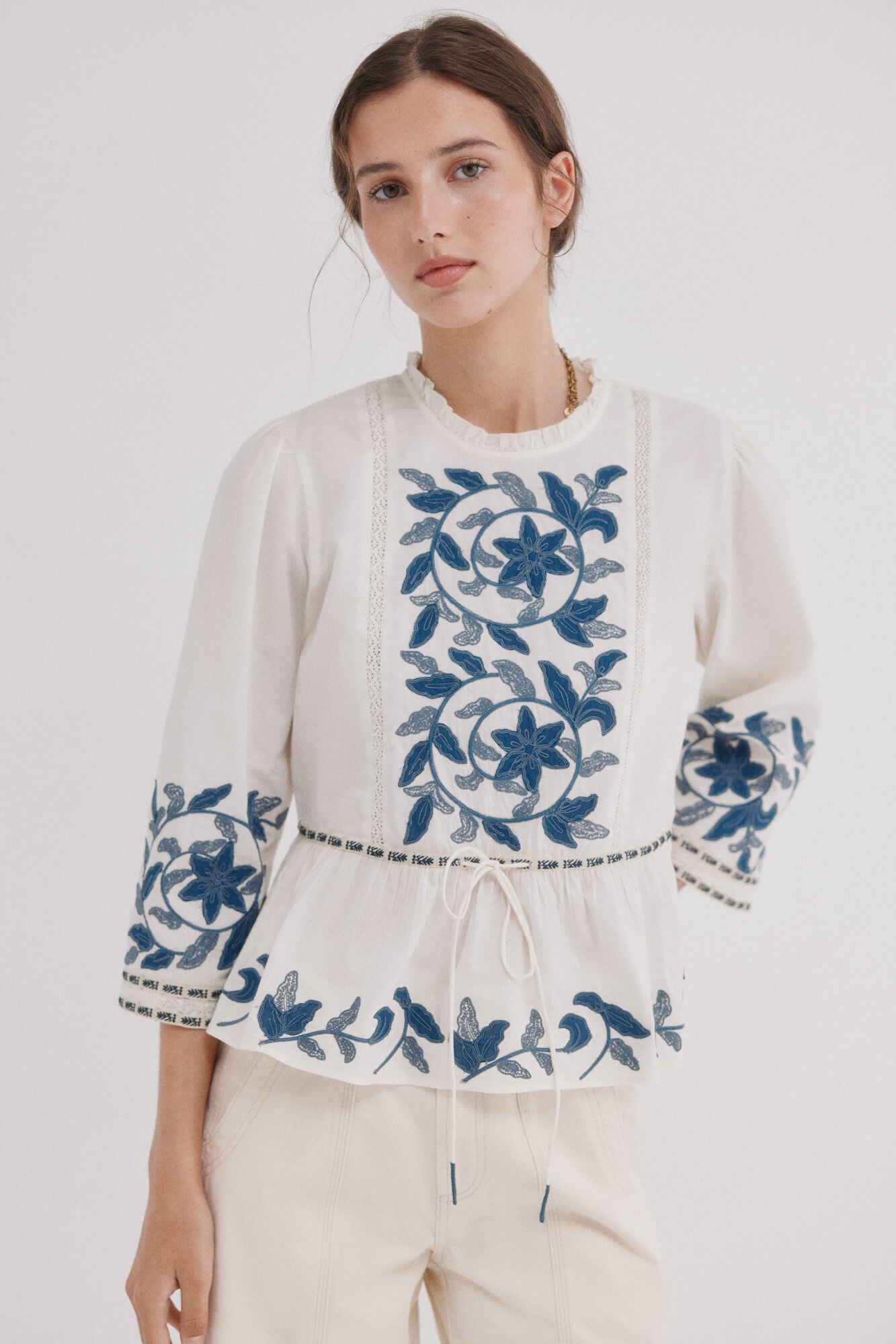 Hoss Intropia Cordelia. Blusa bordados