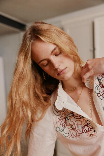Hoss Intropia Casilda. Blusa bordada. Ecru