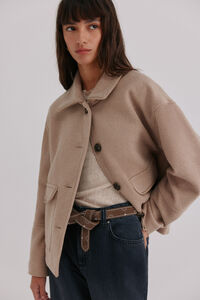 Hoss Intropia Fabiana. Sobretudo curto