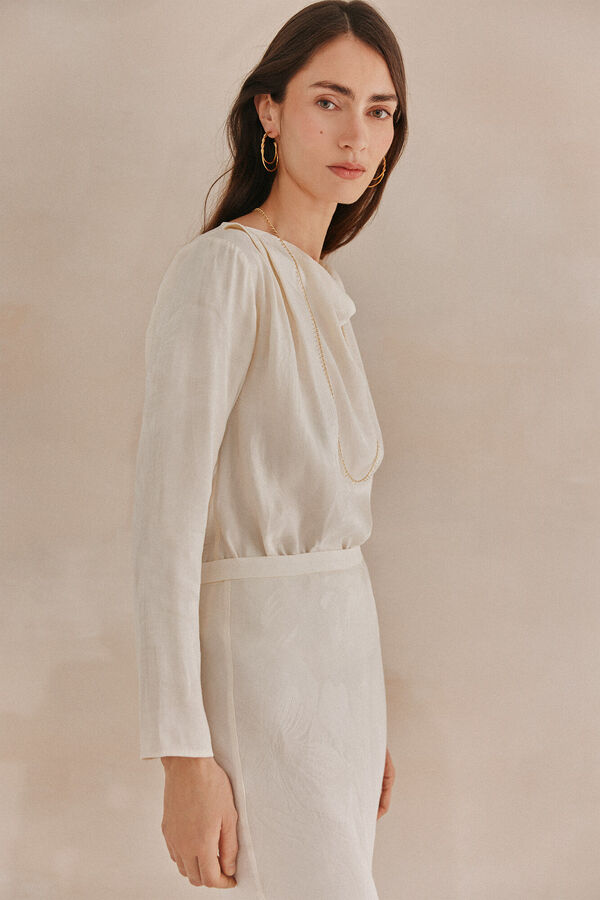 Hoss Intropia Constanza. Blusa em jacquard. Ecru