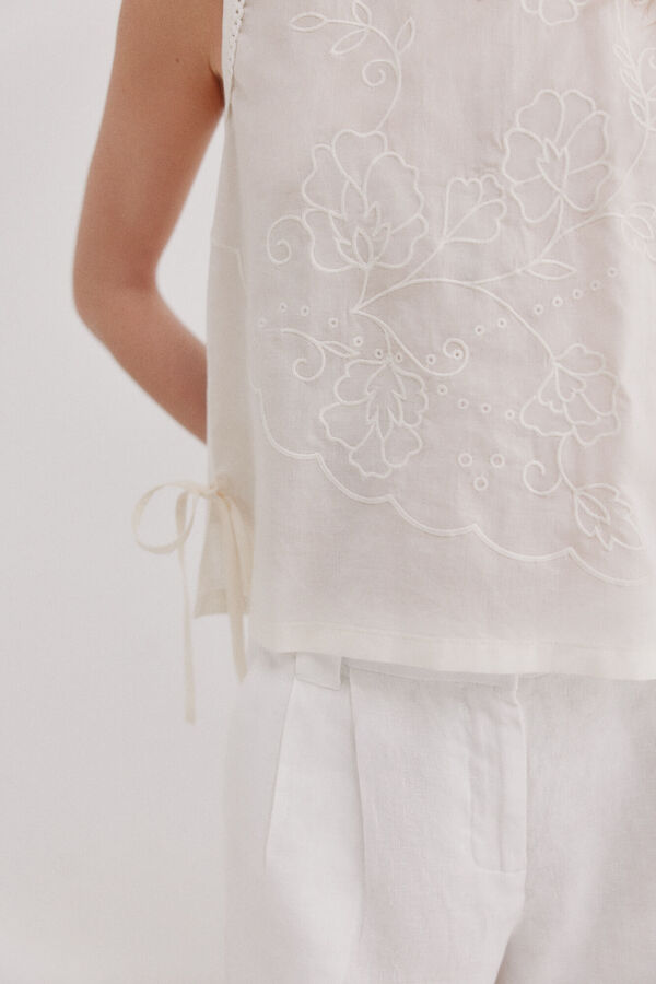 Hoss Intropia Marcela. Top bordado Ecru