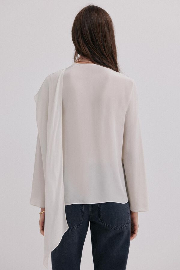Hoss Intropia Guiado. Blusa com decote cruzado assimétrico Ecru
