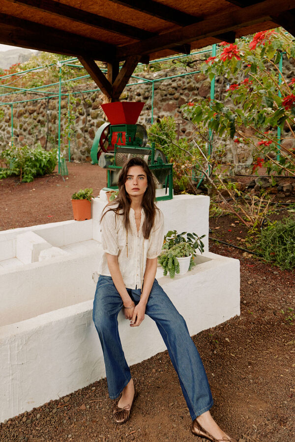 Hoss Intropia Celia. Blusa bordado floral Marfil