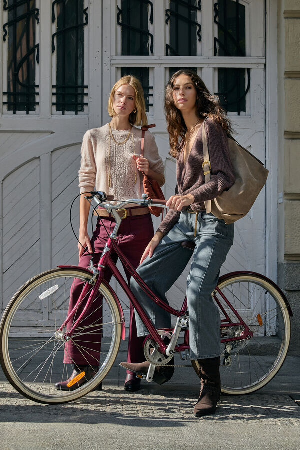 Hoss Intropia Bonnie. Calça jeans de perna larga Granada