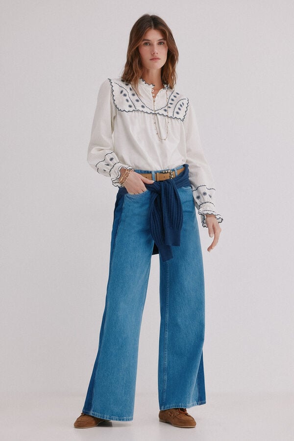 Hoss Intropia Melisa. Camiseta bordada Marfil