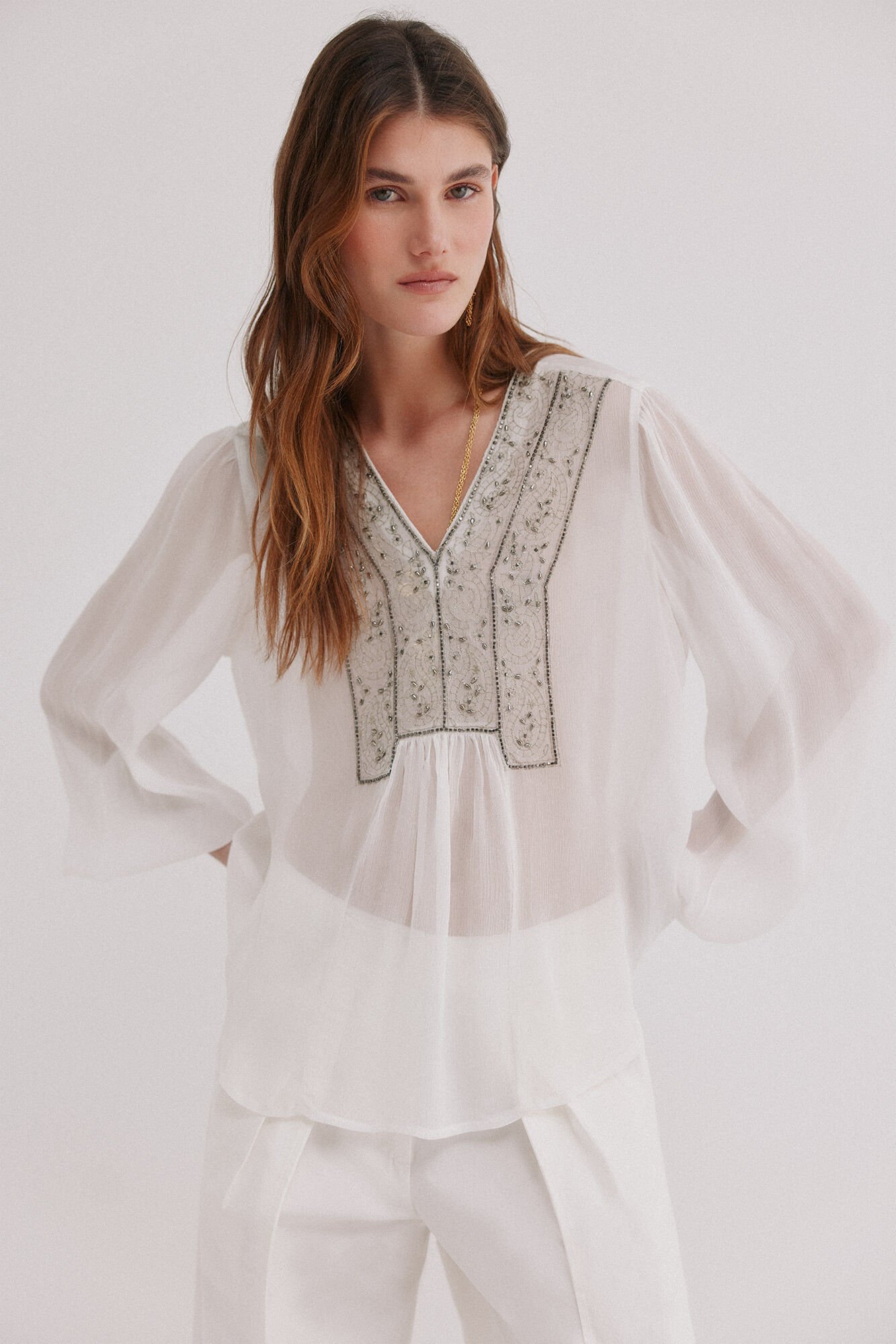 Hoss Intropia Carla. Blusa bordada