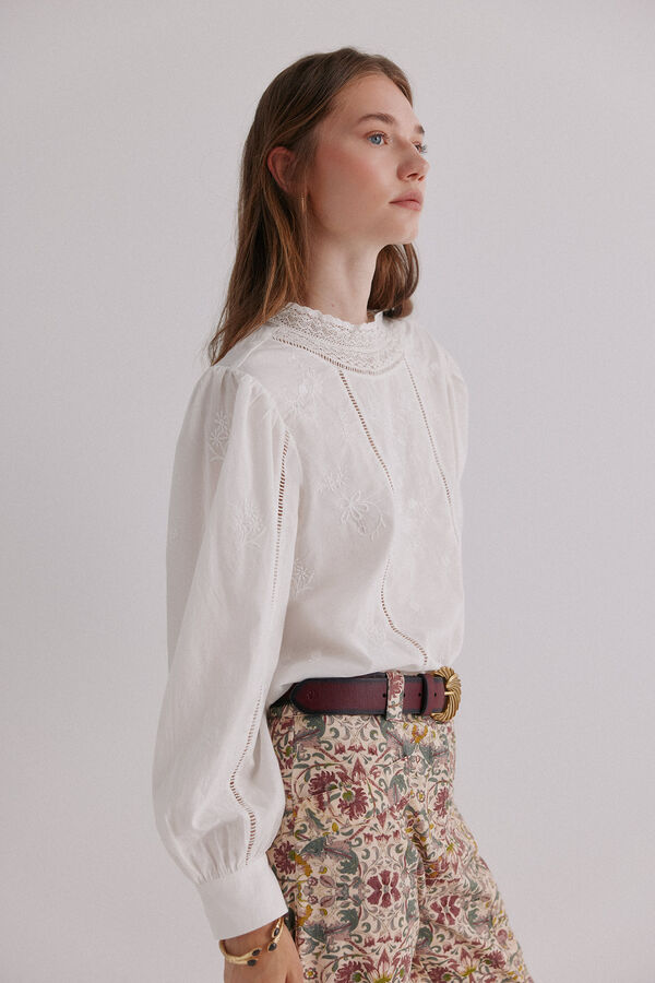 Hoss Intropia Cassia. Blusa romântica Ecru