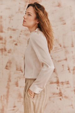 Hoss Intropia Cecilia. Camisa chorrera. Beige