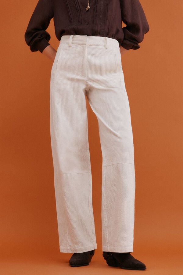 Hoss Intropia Pamela. Pantalones cropped Marfil