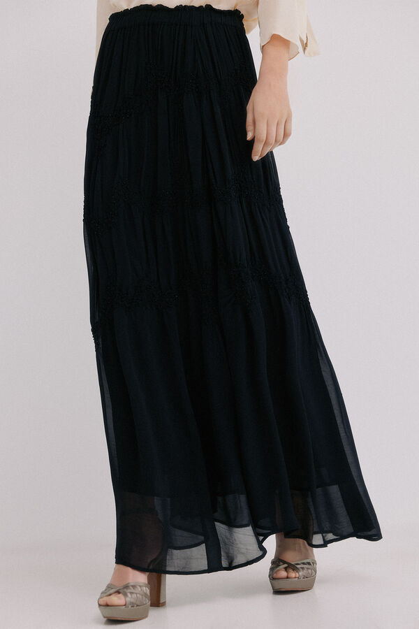 Hoss Intropia Romelia. Saia bordada Preto