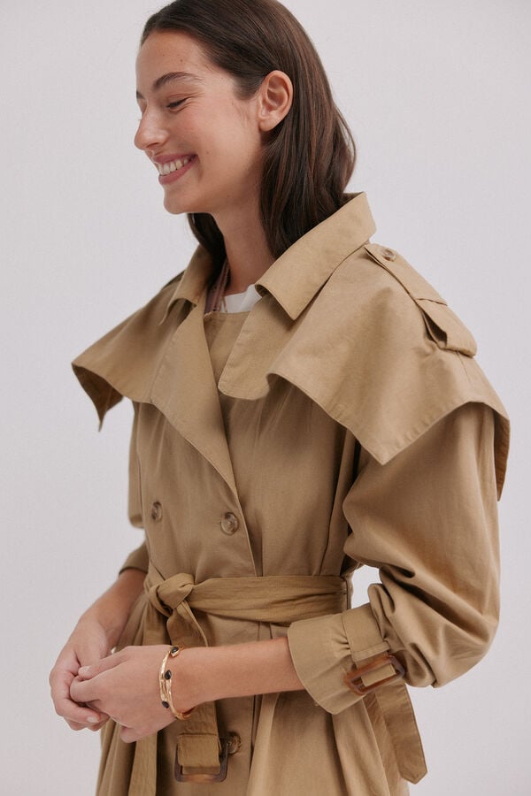 Hoss Intropia Danièle. Gabardina bordada Marfil