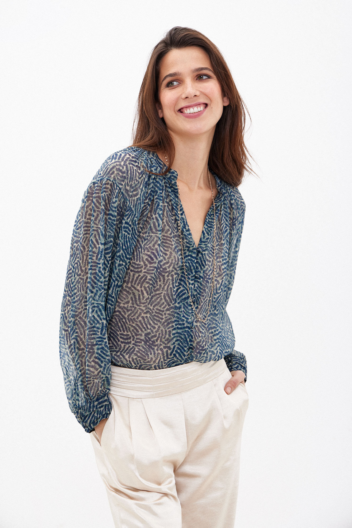 Emily. Blusa fluida estampada Blusas y camisas de mujer Hoss Intropia