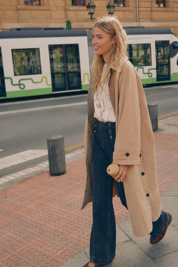 Hoss Intropia Danae. Trench coat longo oversized Ecru