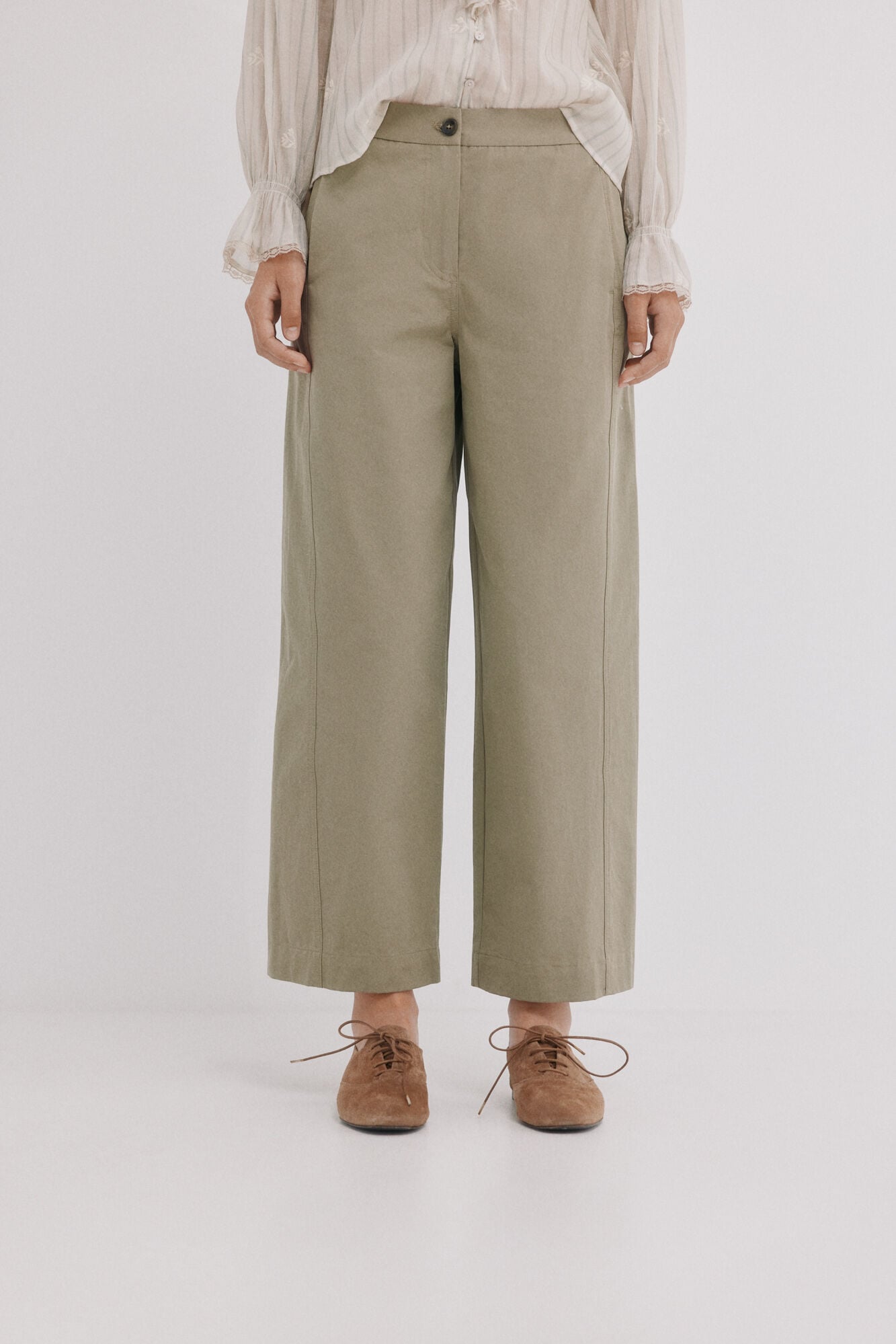 Hoss Intropia Poppy. Pantal&oacute;n chino