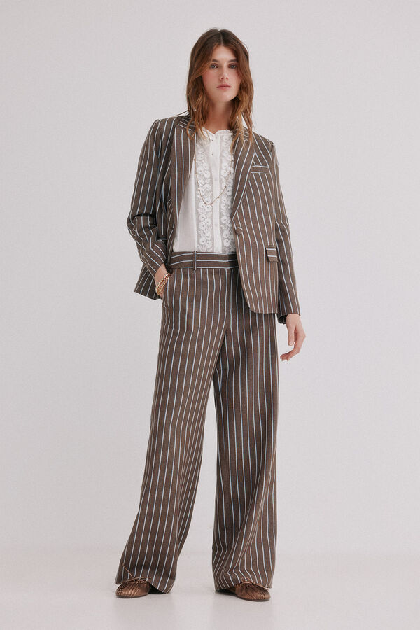 Hoss Intropia Elia. Blazer a rayas Marron oscuro