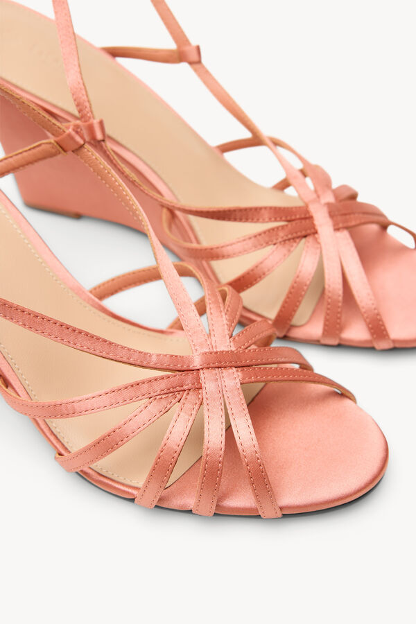 Hoss Intropia Mar&iacute;a. Sand&aacute;lia cunha Vermelho