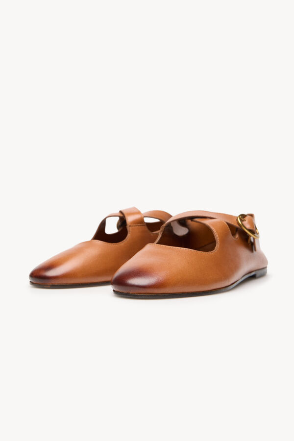 Hoss Intropia Lera. Bailarinas de piel cruzadas Marron oscuro