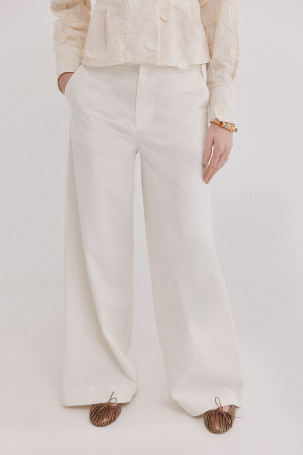 Hoss Intropia Patricia. Pantal&oacute;n de corte ancho Marfil