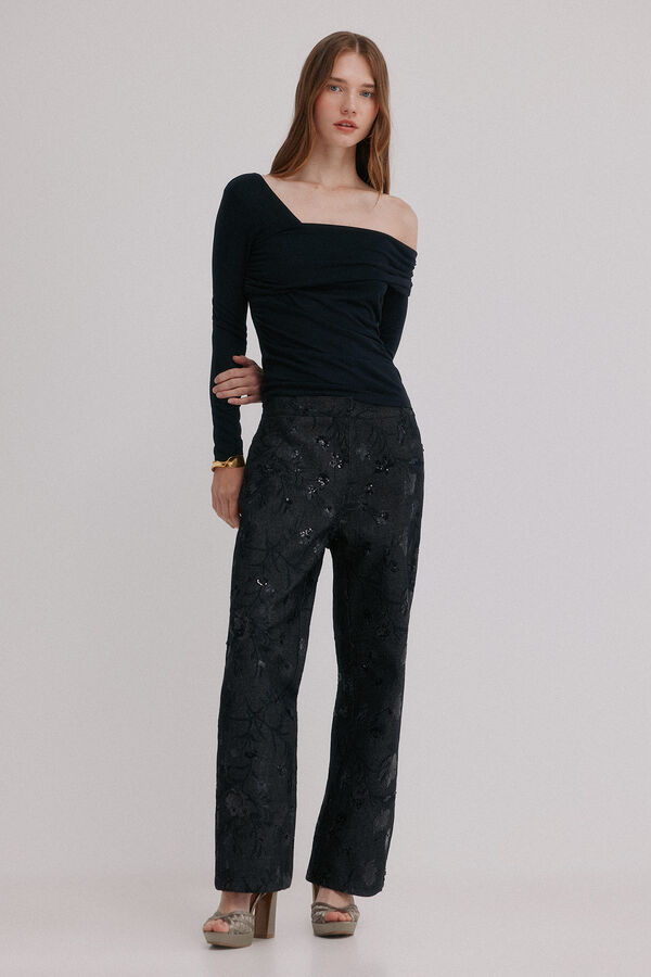 Hoss Intropia Magnolia. Top escote asimétrico Negro