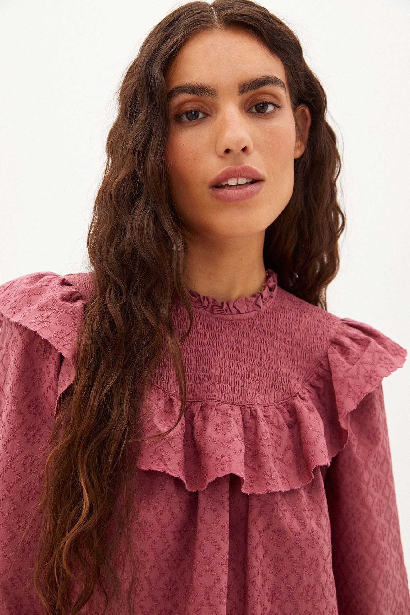 Vera. Vestido corto bordado