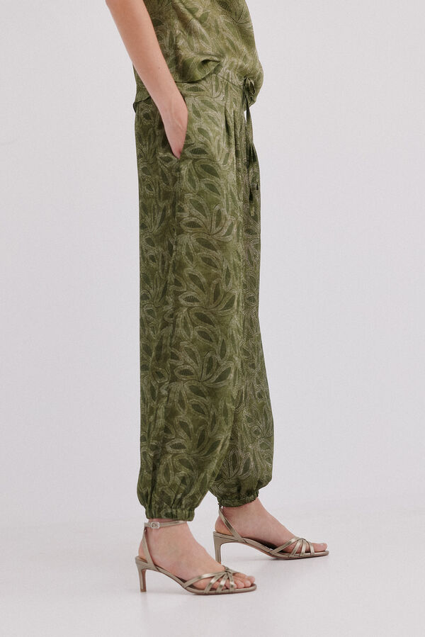 Hoss Intropia Perenna. Cal&ccedil;a fluida Verde