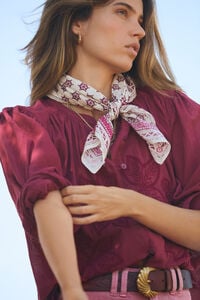 Hoss Intropia Miranda. Cachecol bandana estampado