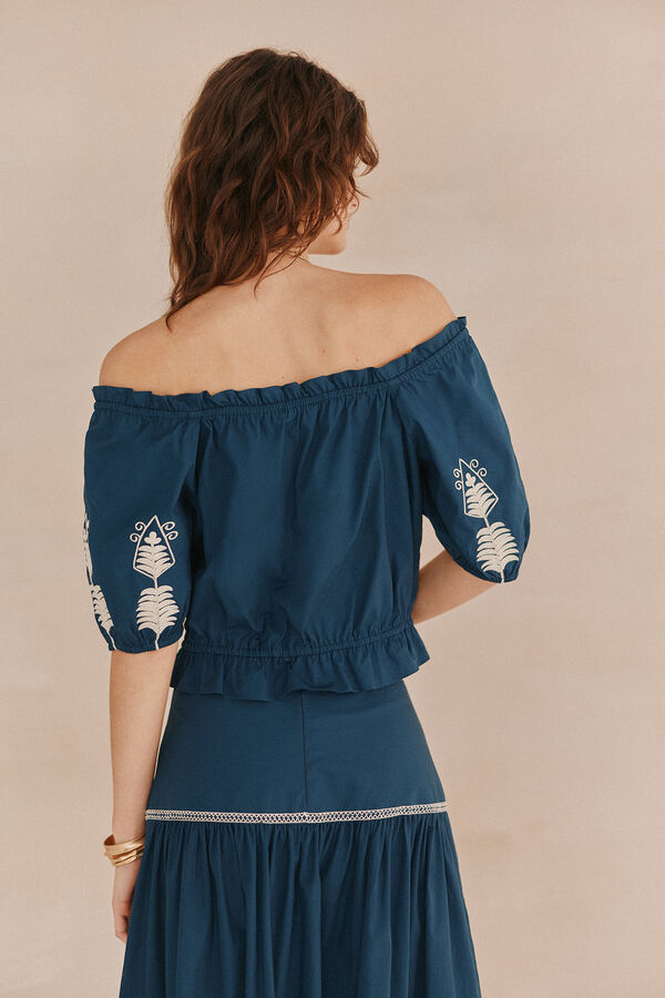 Hoss Intropia Coral. Top bordado. Azul
