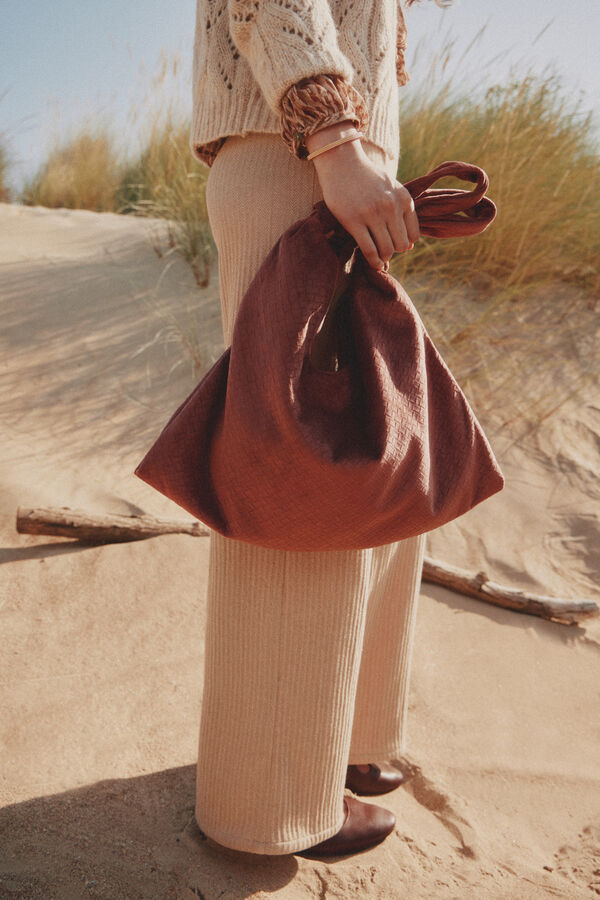 Hoss Intropia Nuria. Saco terciopelo grabado Marron