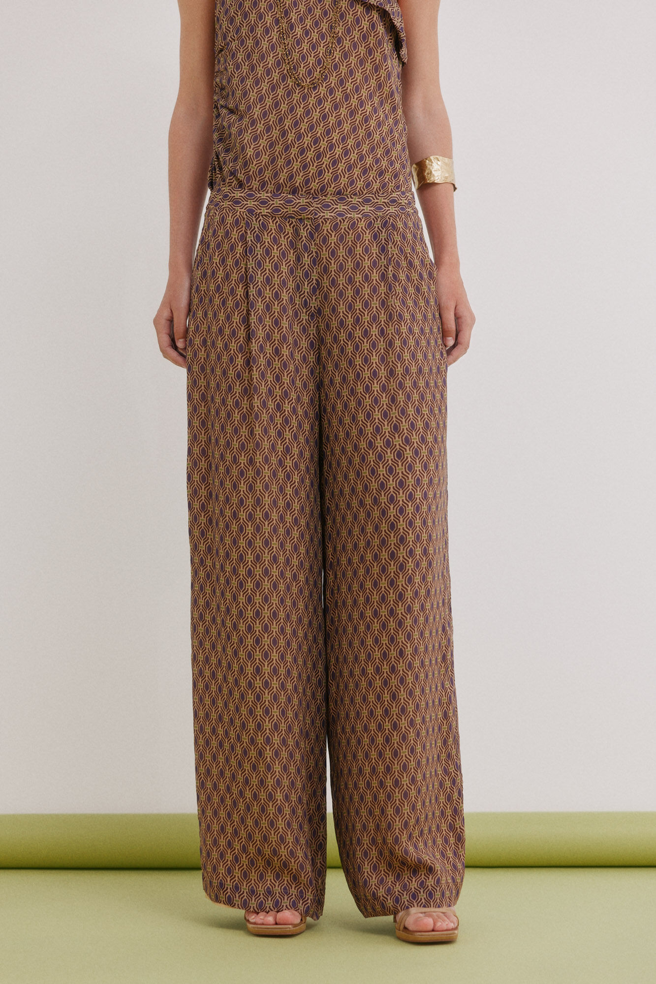Hoss Intropia Primrose. Pantal&oacute;n pinzas