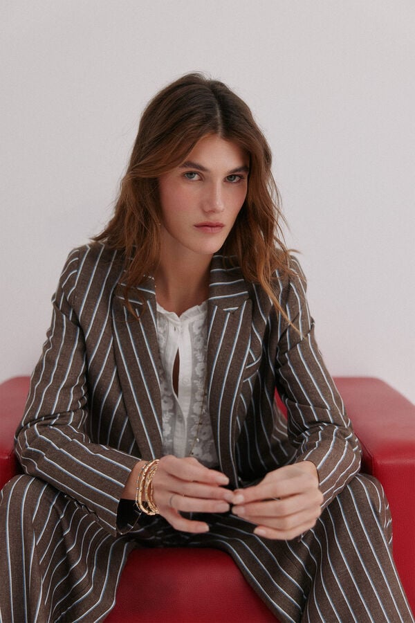 Hoss Intropia Elia. Blazer a rayas Marron oscuro