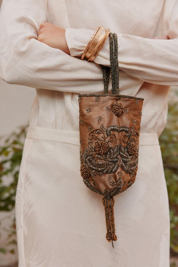 Hoss Intropia Natalie. Bolso bordado Dorado