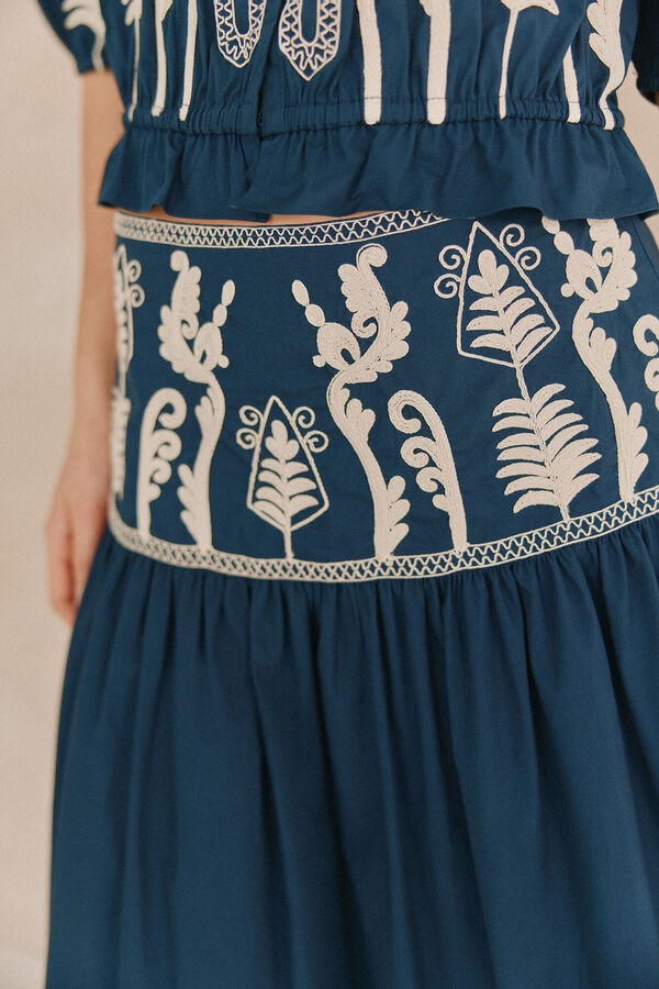 Hoss Intropia Renata. Falda bordada. Azul