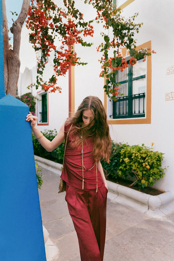 Hoss Intropia Carolyn. Blusa flu&iacute;da satinada Vino