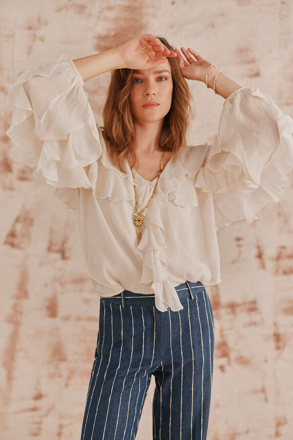 Hoss Intropia Carina. Blusa volantes. Beige