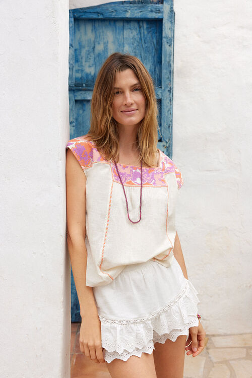 Irena. Blusa de algodón bordada