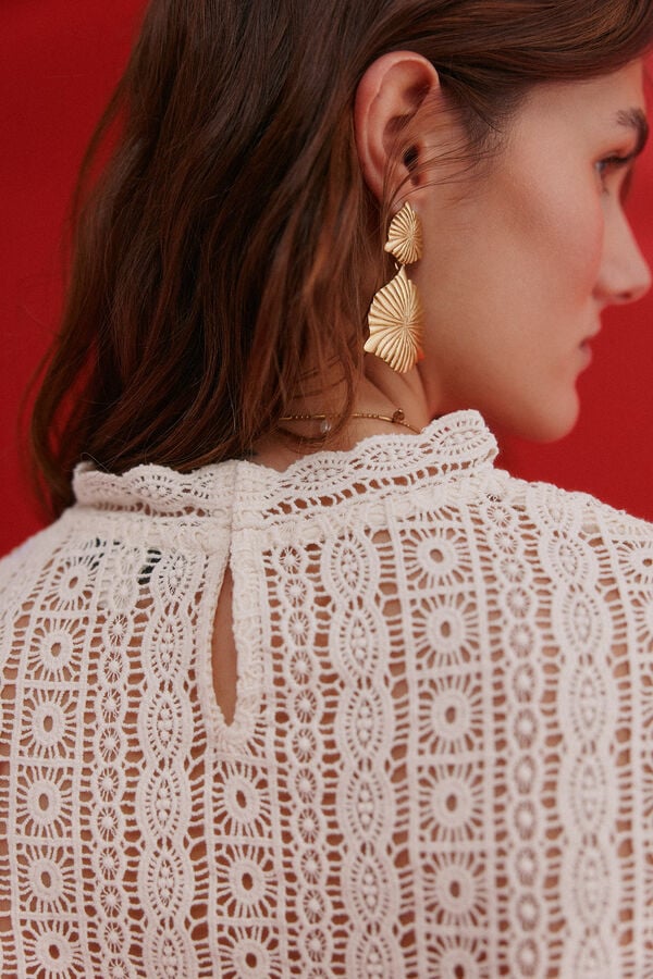 Hoss Intropia Camille. Blusa em renda guipir Ecru